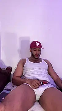 Snapshot of DominicHunter chatting on December 15, 9:41 pm DominicHunter online show from December 15, 9:41 pm