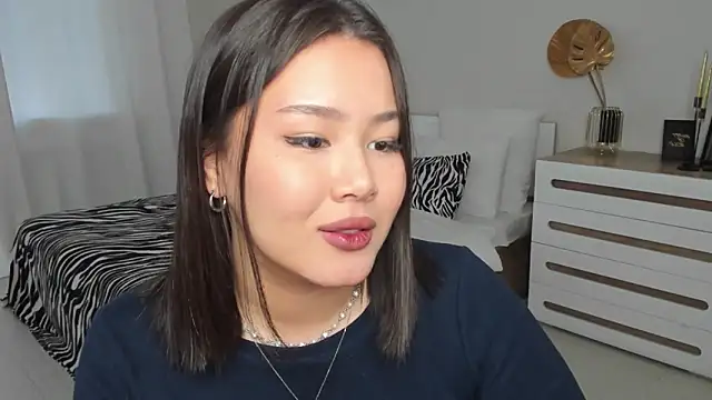 Brunette Charm online show from March 31, 11:21 am