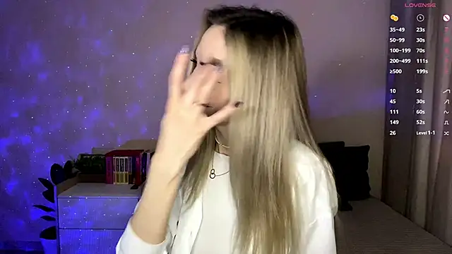 Snapshot of sun_under_skyy chatting on March 18, 2:15 am sun under skyy online show from March 18, 2:15 am