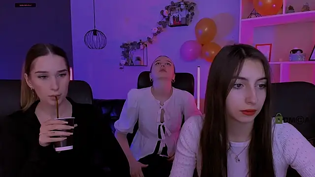 mila firee online show from April 3, 8:12 am