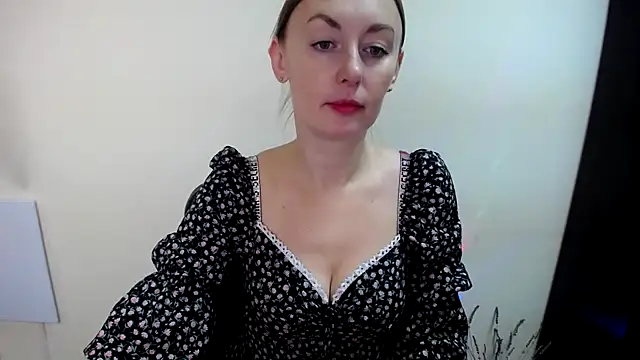 LiaSeass  online show from December 17, 9:04 am