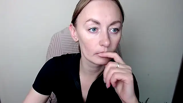 LiaSeass  online show from January 10, 9:33 am