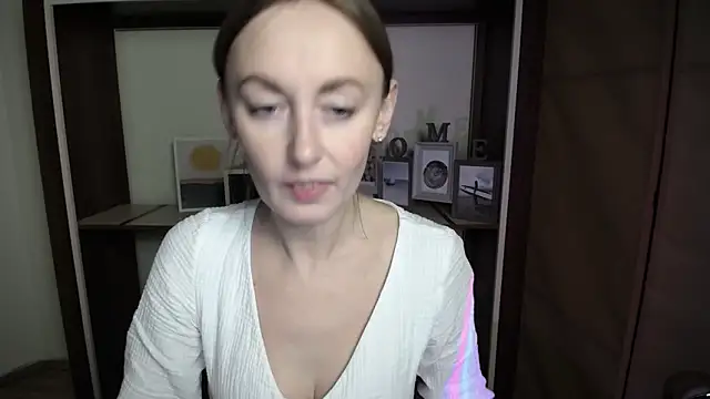 LiaSeass  online show from February 9, 3:38 pm