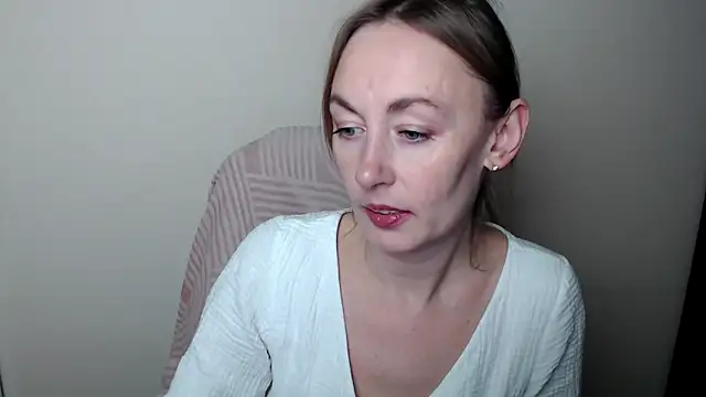 LiaSeass  online show from February 12, 12:44 pm