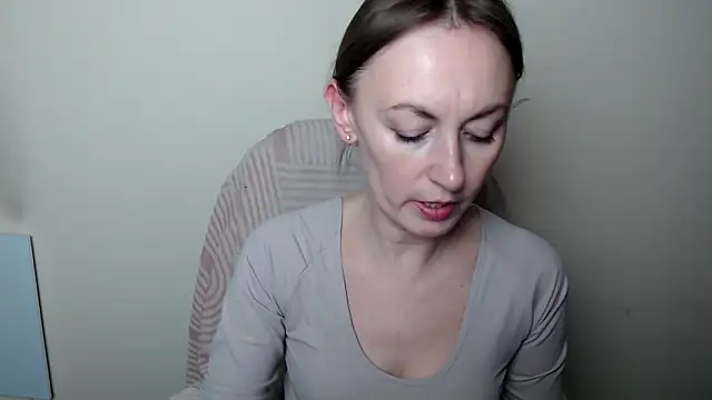 LiaSeass  online show from March 27, 1:11 pm