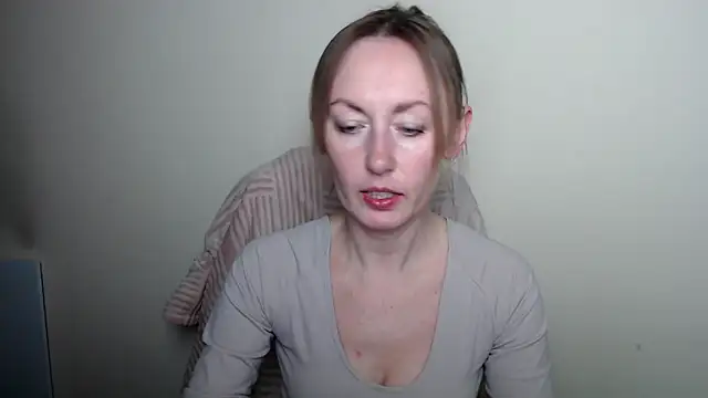 LiaSeass  online show from April 14, 10:54 am