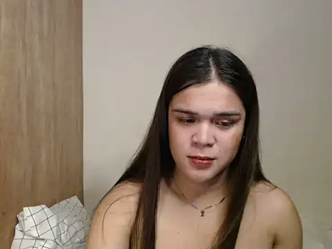 Snapshot of stripyapril chatting on June 1, 6:42 pm stripyapril online show from June 1, 6:42 pm
