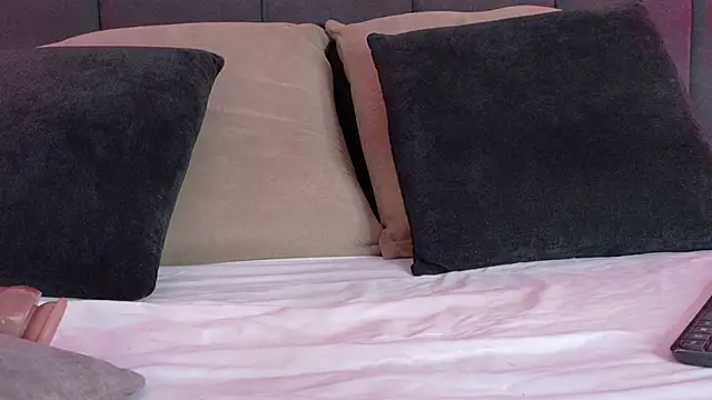 luna blannco online show from January 5, 5:27 pm