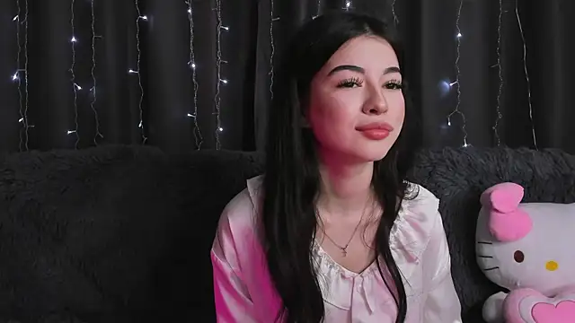 LisaColee online show from June 24, 8:52 pm