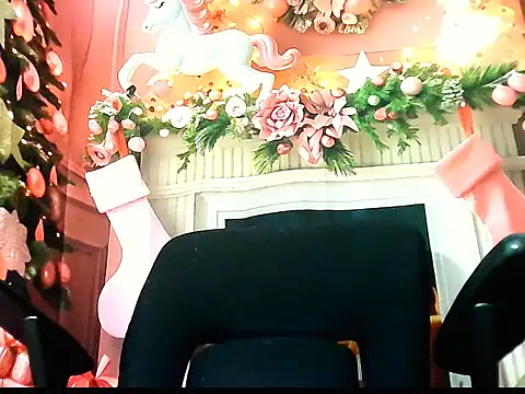 Snapshot of sofi_sexxt chatting on December 15, 4:44 pm sofi sexxt online show from December 15, 4:44 pm