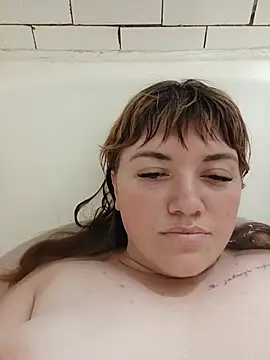 Snapshot of swett_girll chatting on June 28, 8:42 am swett girll online show from June 28, 8:42 am
