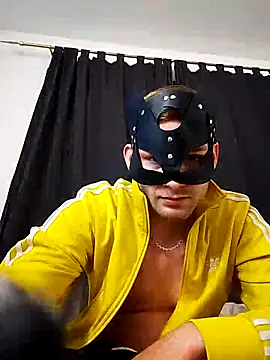 Snapshot of Dankender chatting on May 6, 11:21 pm Dankender online show from May 6, 11:21 pm