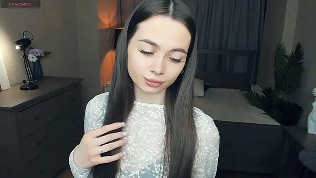 YvonneRobes online show from February 14, 7:32 pm