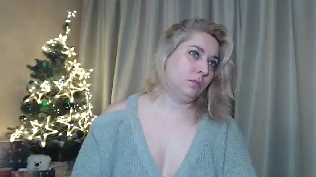 Snapshot of sweetpussy13 chatting on January 4, 10:16 am sweetpussy13 online show from January 4, 10:16 am
