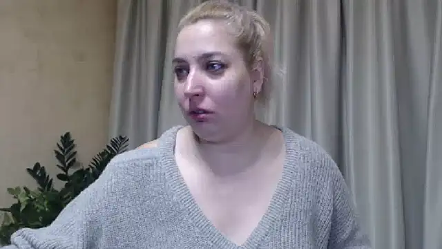 Snapshot of sweetpussy13 chatting on January 17, 4:39 am sweetpussy13 online show from January 17, 4:39 am
