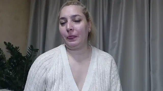 sweetpussy13 online show from December 4, 7:06 am