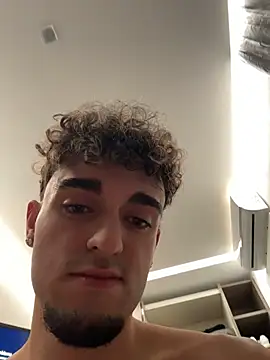 Snapshot of rich_papi chatting on December 14, 3:39 pm rich papi online show from December 14, 3:39 pm