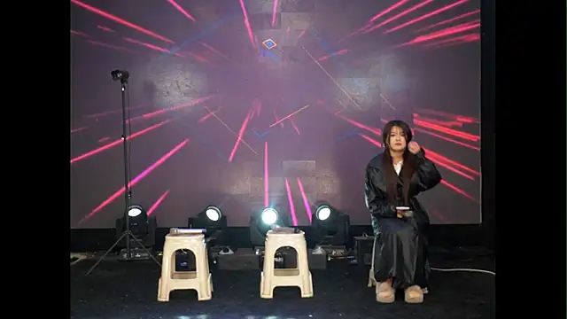 Snapshot of Xiaomei668 chatting on December 15, 12:53 pm Xiaomei668 online show from December 15, 12:53 pm