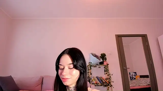 Snapshot of Crystal_zen chatting on December 15, 3:55 am Crystal zen online show from December 15, 3:55 am