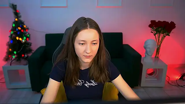 Snapshot of LuluPatterson chatting on December 15, 1:37 pm LuluPatterson online show from December 15, 1:37 pm