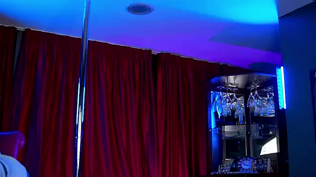 AstridVex online show from February 11, 8:25 pm