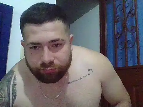 Snapshot of hammerwhite01 chatting on December 15, 1:26 pm hammerwhite01 online show from December 15, 1:26 pm