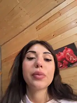 SilkyMira online show from April 18, 10:30 am