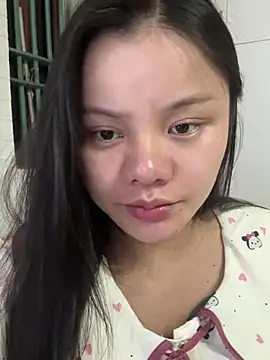 Snapshot of leo-kitty chatting on May 2, 3:28 pm leo-kitty online show from May 2, 3:28 pm