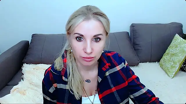 Snapshot of Hanna--Sweet chatting on February 10, 8:07 am Hanna--Sweet online show from February 10, 8:07 am