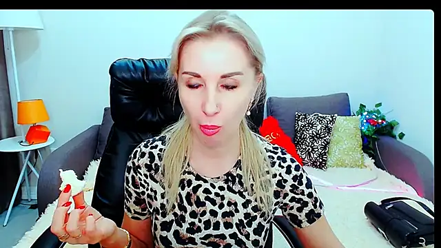 Snapshot of Hanna--Sweet chatting on February 24, 10:24 am Hanna--Sweet online show from February 24, 10:24 am