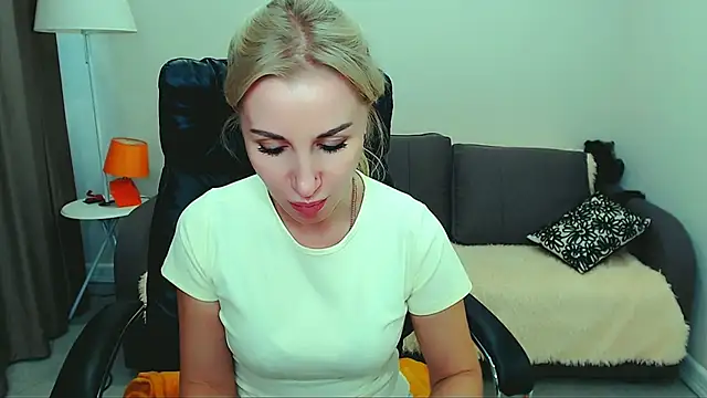 Hanna--Sweet online show from June 4, 10:32 am