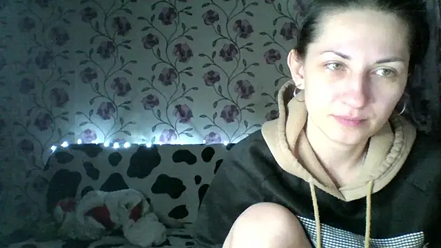 Snapshot of nika_smily chatting on December 13, 10:04 pm nika smily online show from December 13, 10:04 pm