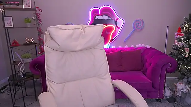 Snapshot of OliviaDesire chatting on January 9, 3:48 pm OliviaDesire online show from January 9, 3:48 pm