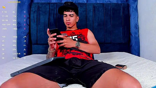 luca4daddy online show from December 16, 3:33 am