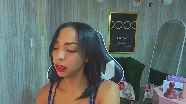 Snapshot of luna_meow_t chatting on January 10, 2:46 am luna meow t online show from January 10, 2:46 am