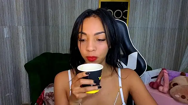 Snapshot of luna_meow_t chatting on January 14, 2:17 am luna meow t online show from January 14, 2:17 am