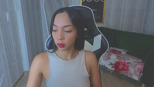 Snapshot of luna_meow_t chatting on February 3, 8:03 pm luna meow t online show from February 3, 8:03 pm