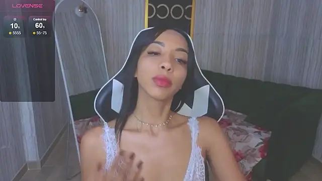 Snapshot of luna_meow_t chatting on February 9, 8:02 pm luna meow t online show from February 9, 8:02 pm