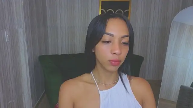 Snapshot of luna_meow_t chatting on February 12, 7:53 pm luna meow t online show from February 12, 7:53 pm