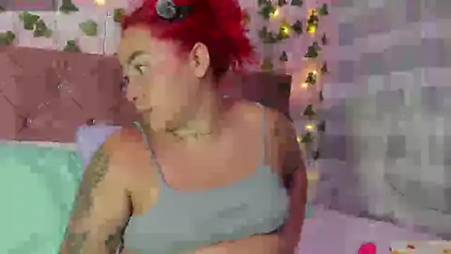 Snapshot of Ayla-marttinez chatting on July 1, 12:23 am Ayla-marttinez online show from July 1, 12:23 am