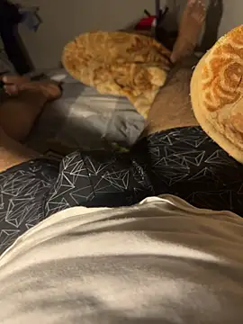 Snapshot of Night_outcam chatting on February 25, 7:34 pm Night outcam online show from February 25, 7:34 pm