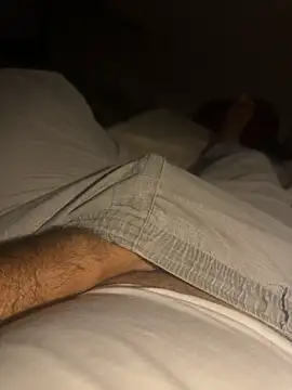 Snapshot of Night_outcam chatting on April 5, 8:39 pm Night outcam online show from April 5, 8:39 pm