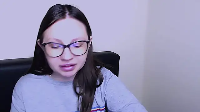 Snapshot of LiliaErmi chatting on June 7, 7:23 am LiliaErmi online show from June 7, 7:23 am