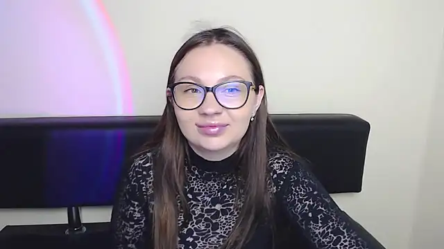 Snapshot of LiliaErmi chatting on June 18, 6:24 am LiliaErmi online show from June 18, 6:24 am