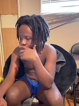 Snapshot of YourLittleBoyfriend chatting on December 13, 7:53 pm YourLittleBoyfriend online show from December 13, 7:53 pm