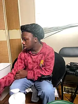 Snapshot of YourLittleBoyfriend chatting on December 17, 3:40 pm YourLittleBoyfriend online show from December 17, 3:40 pm