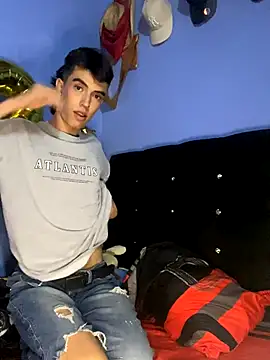 Snapshot of Juan_Gomezz26 chatting on December 14, 11:20 pm Juan Gomezz26 online show from December 14, 11:20 pm