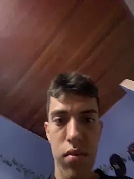 Juan Gomezz26 online show from April 15, 10:21 pm