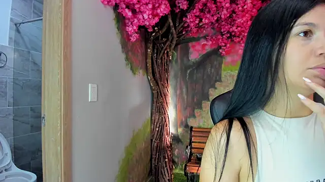 marahanson  online show from December 17, 12:00 pm