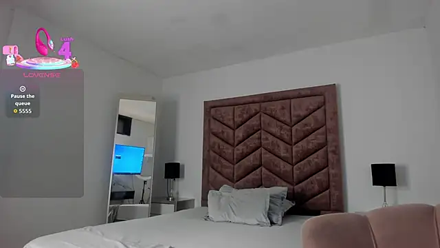 Scarlett  Noir online show from January 6, 8:29 am